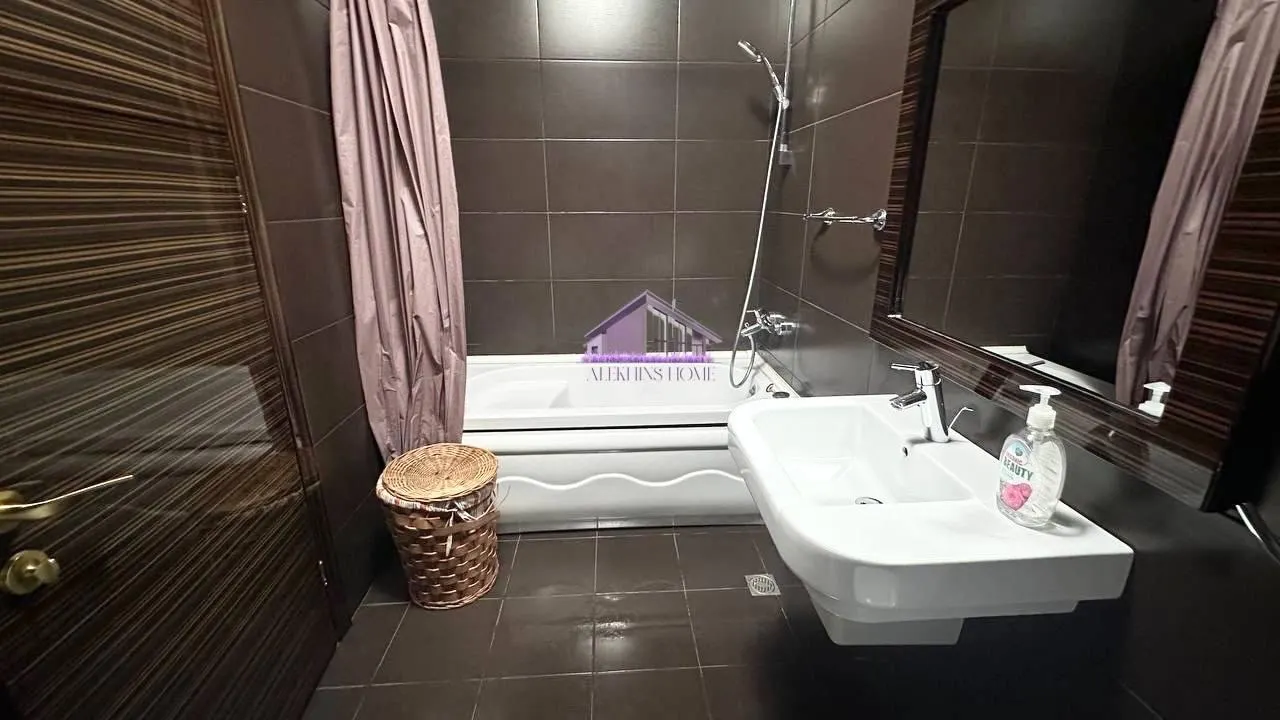 Квартира, 3-комн., 85 м²