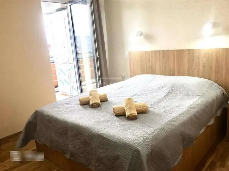 Квартира, 3-комн., 79 м²
