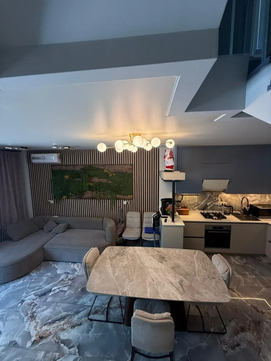 House, 4-room, 140 m²