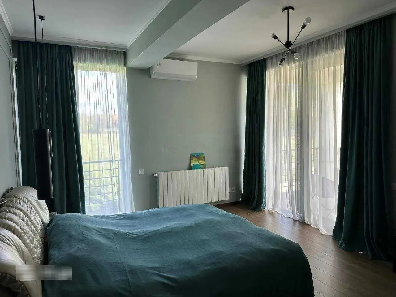 Дом, 10-комн., 300 м²