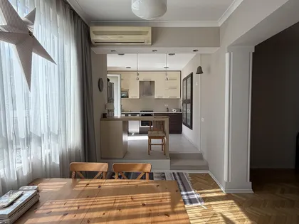 Квартира, 3-комн., 120 м²