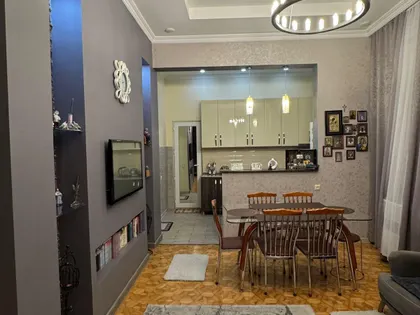 House, 5-room, 130 m²