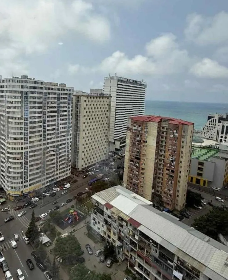 Квартира, 3-комн., 57 м², Mega City