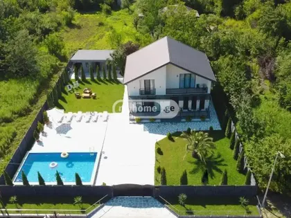 House, 5-room, 200 m²