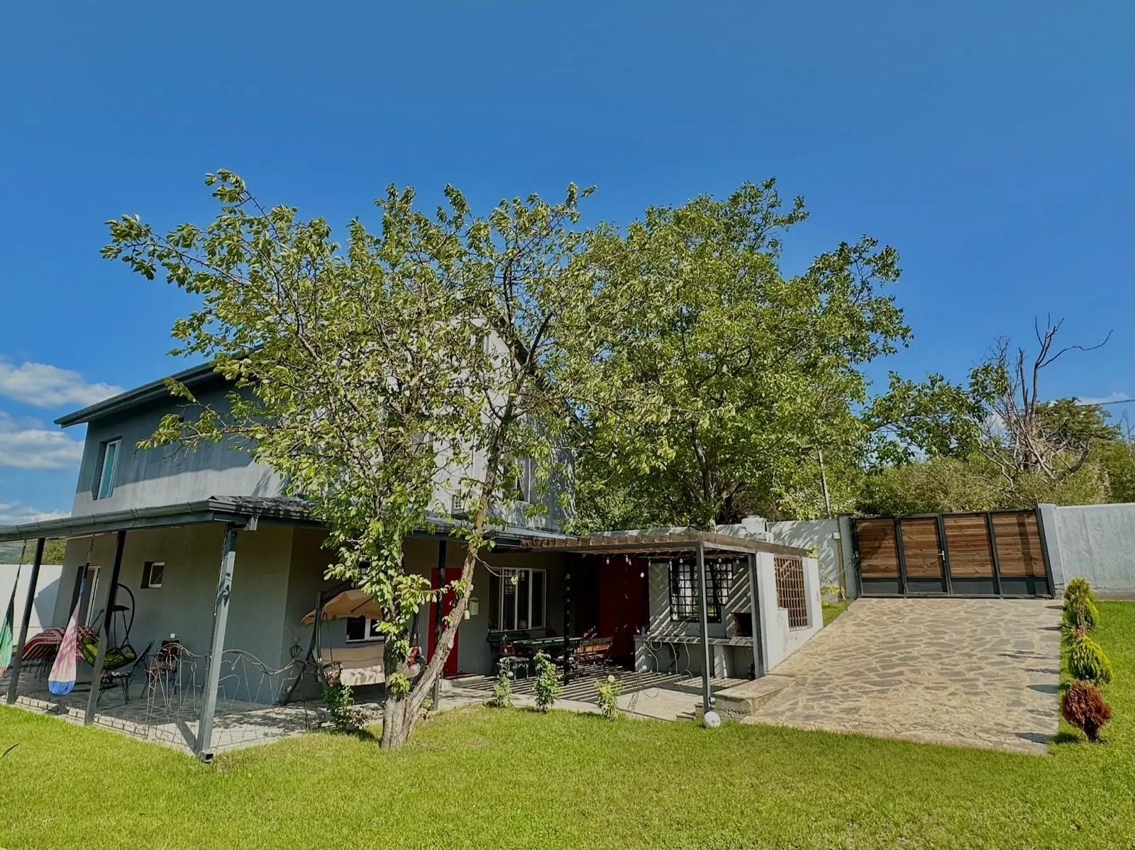 Дом, 5-комн., 290.75 м²