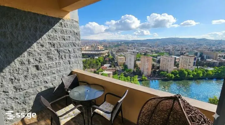 Apartment, 5-room, 155 m²
