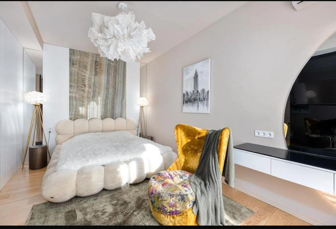Квартира, 5-комн., 240 м², Nino Zhvania St, 55