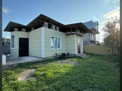 House, 4-room, 80 m²