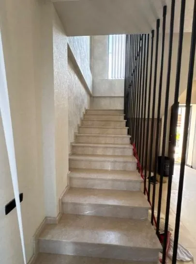 Дом, 6-комн., 180 м²