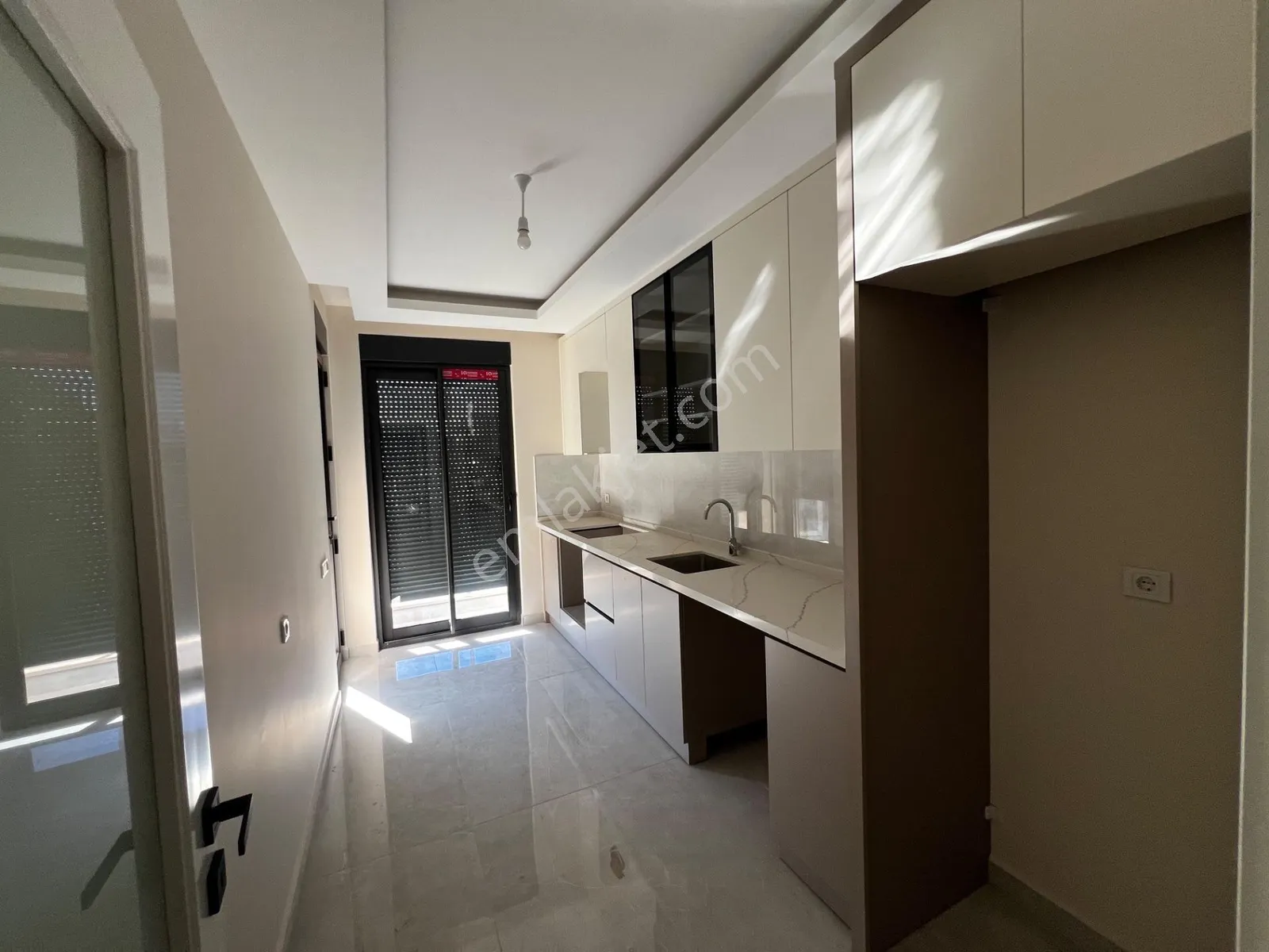 Apartment, 4-room, 140 m²