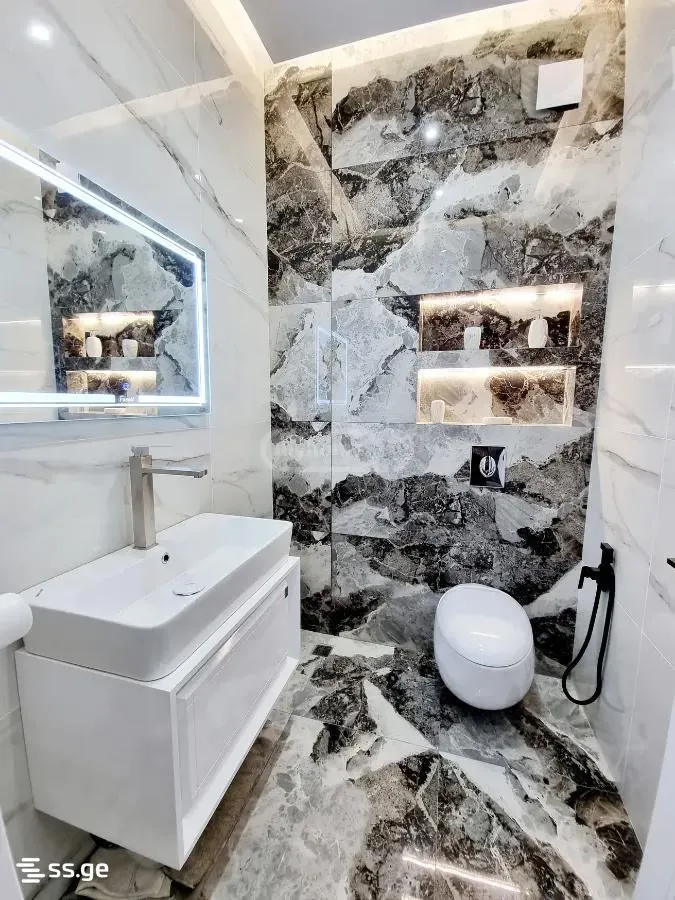 Квартира, 4-комн., 200 м²
