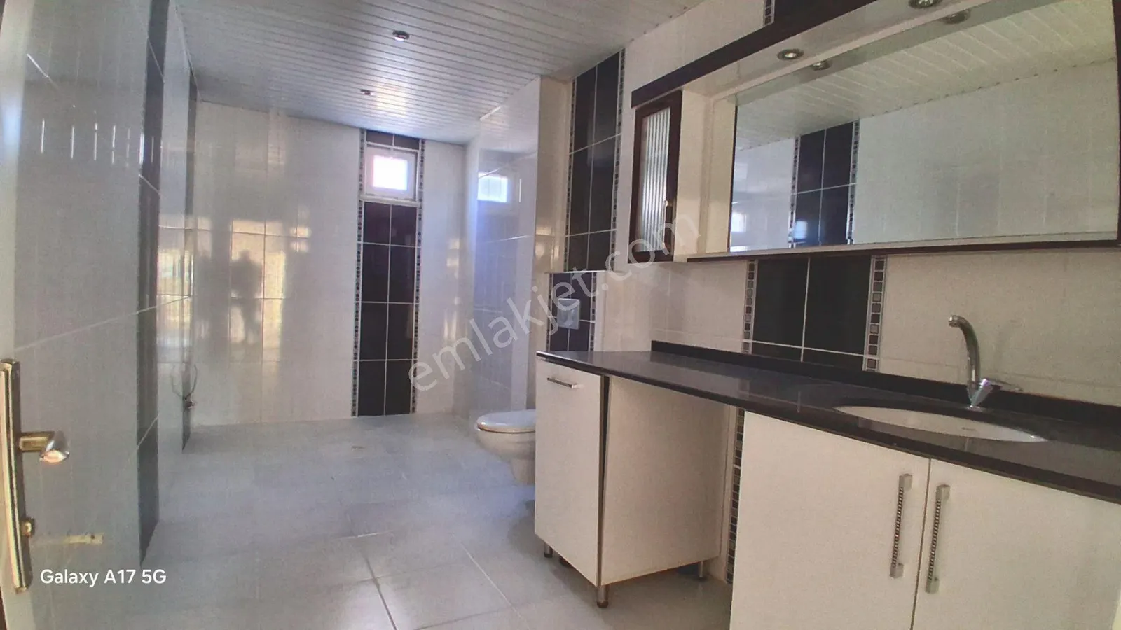Apartment, 7-room, 300 m²
