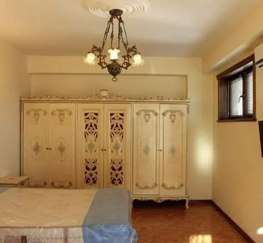 Квартира, 4-комн., 150 м²