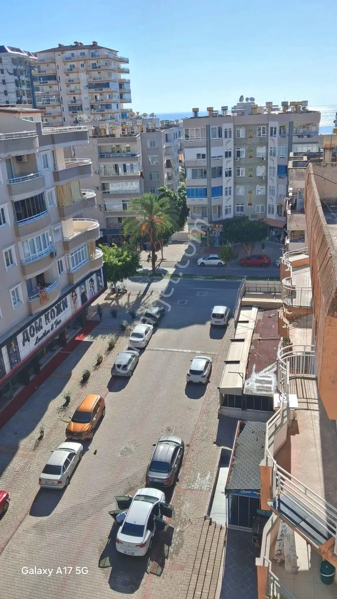 Apartment, 7-room, 300 m²
