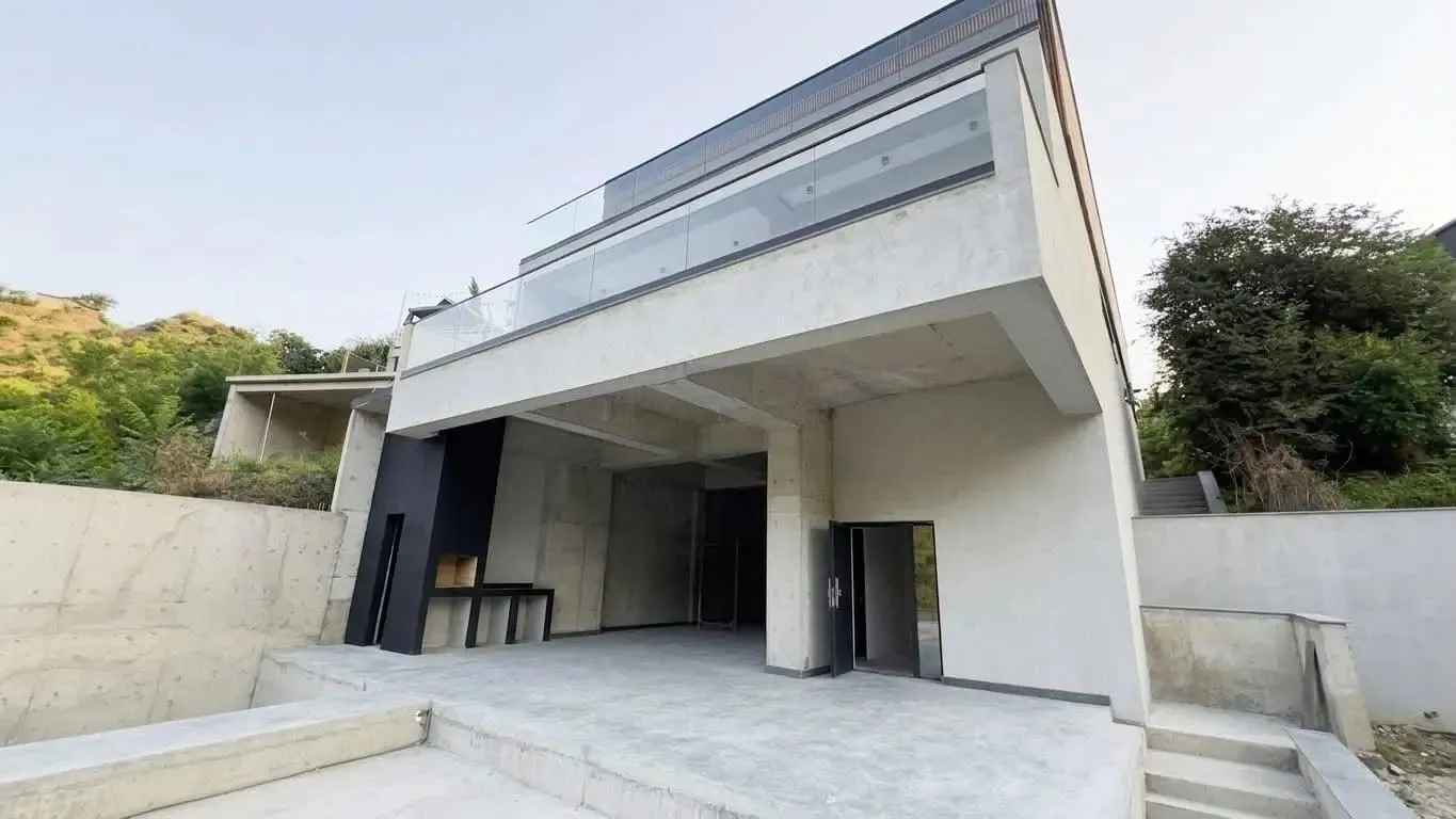 Дом, 7-комн., 1500 м²