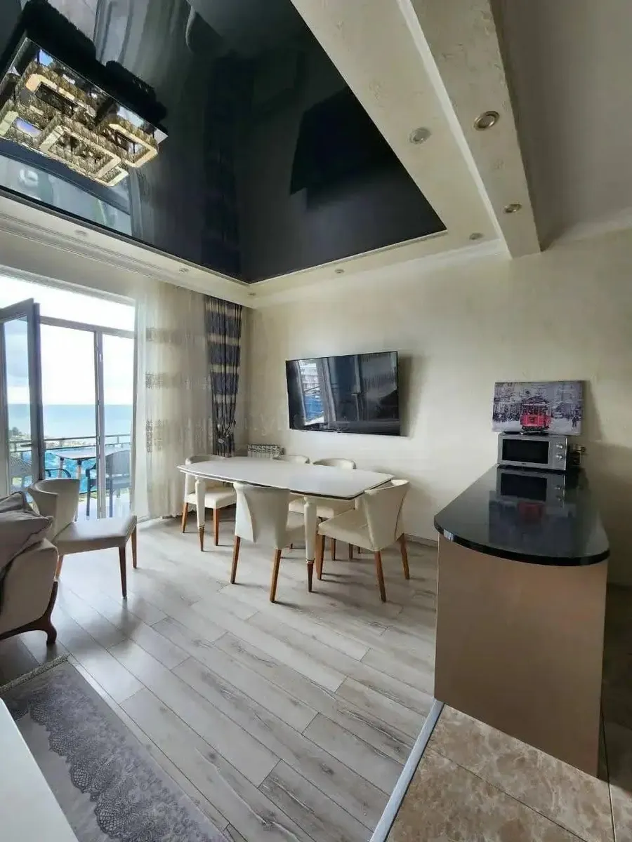 Квартира, 3-комн., 100 м²