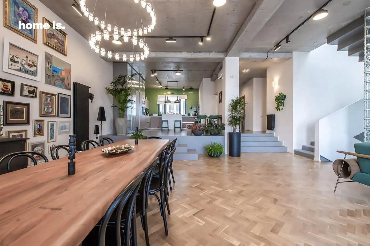 House, 10-room, 600 m²