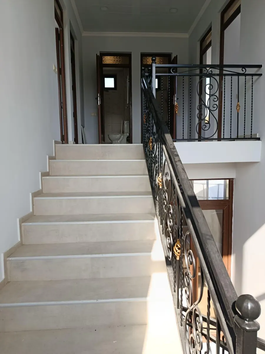 House, 5-room, 194.08 m²