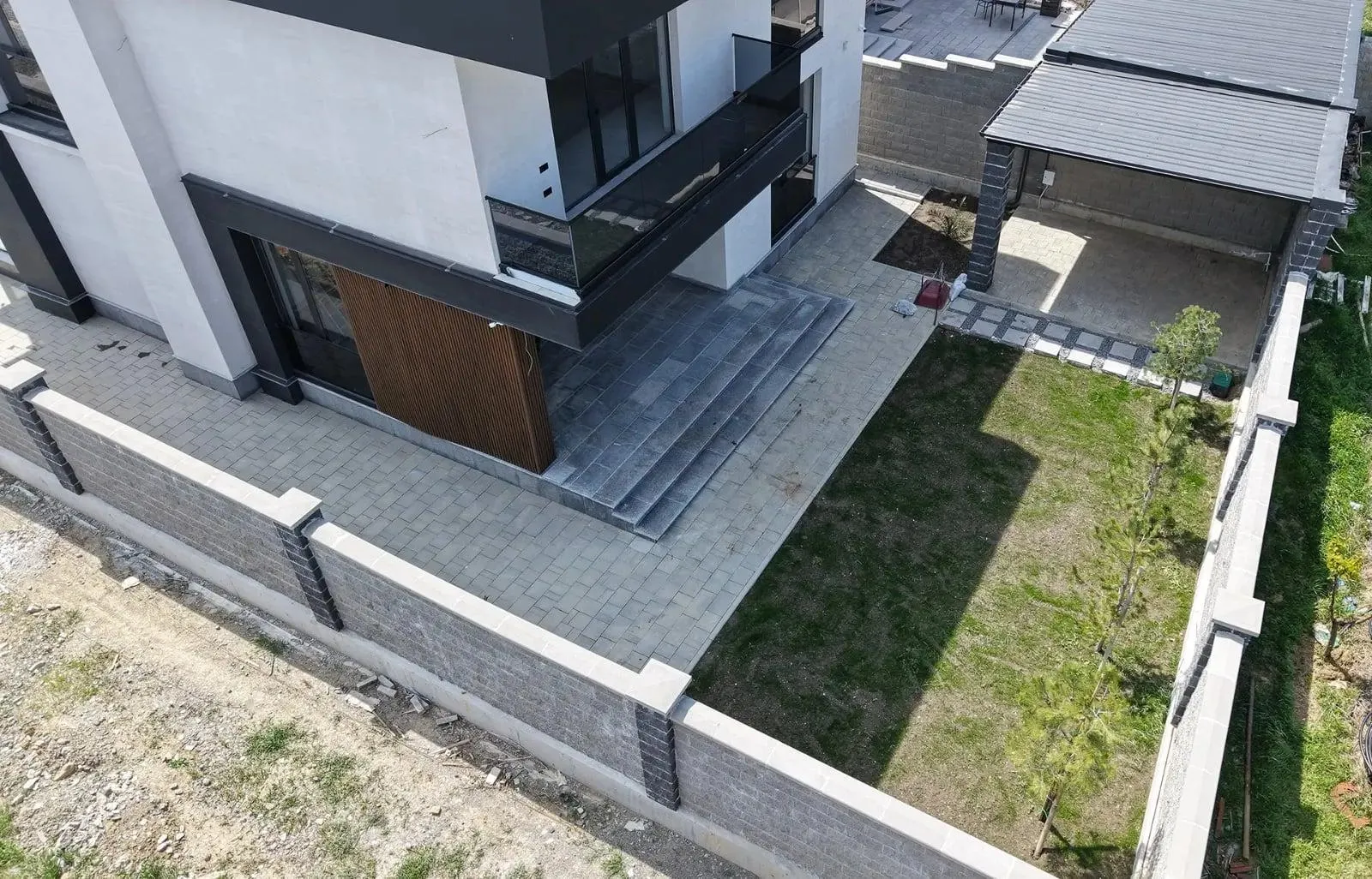 House, 8-room, 328 m²