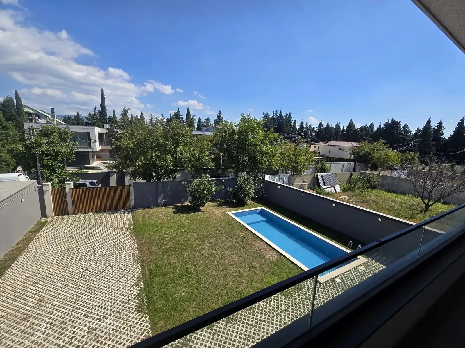 House, 10-room, 600 m²