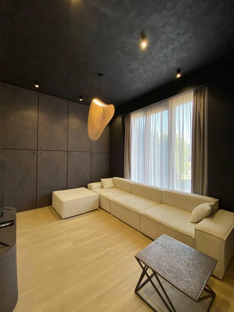 House, 4-room, 145 m²