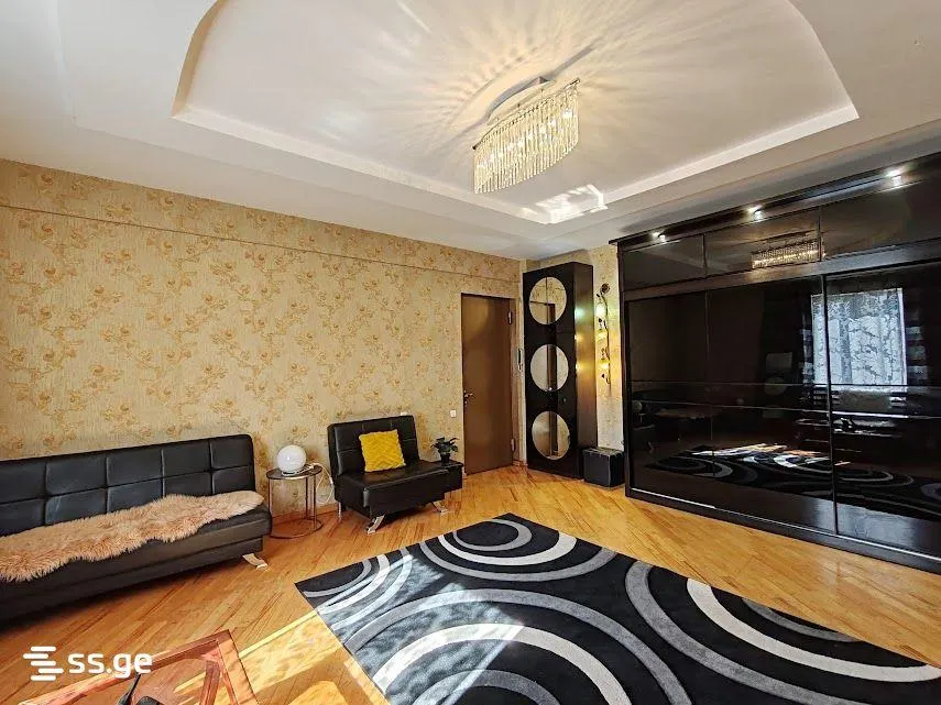 Квартира, 3-комн., 85 м²