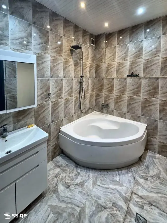 Apartment, 4-room, 120 m²
