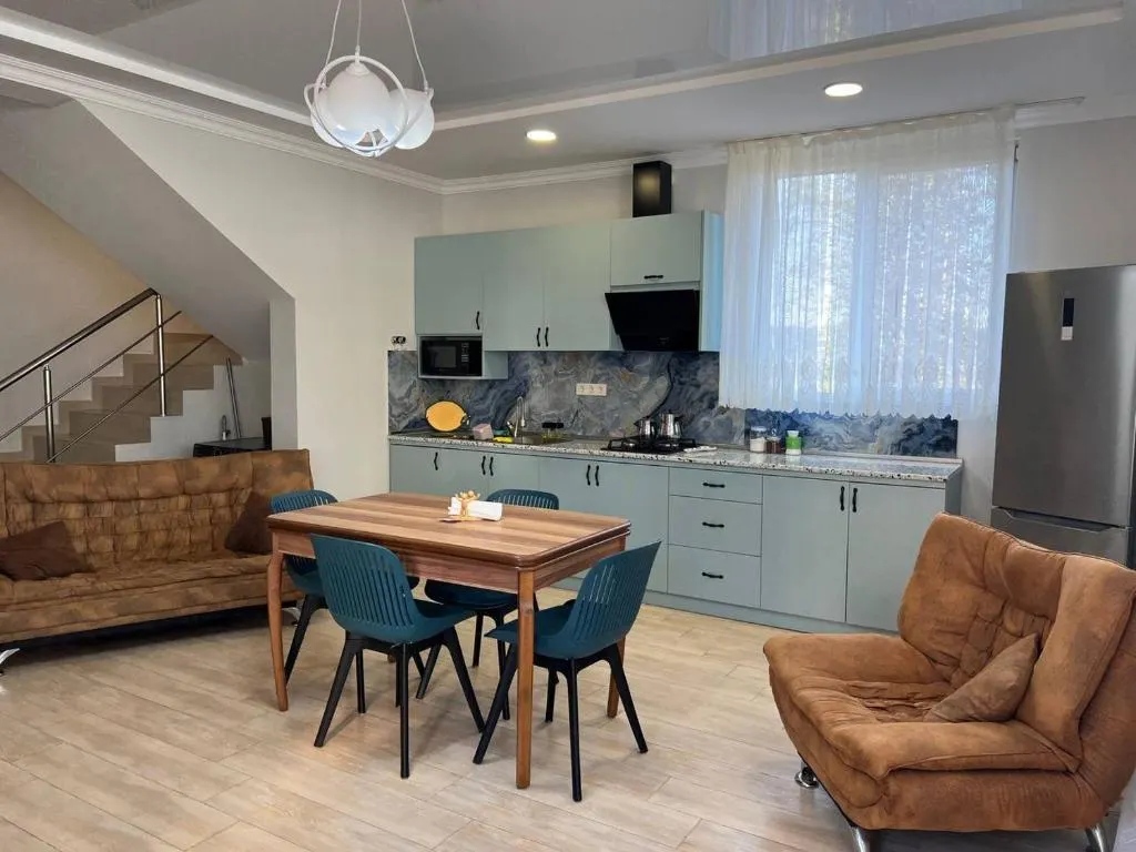 Дом, 3-комн., 135 м²