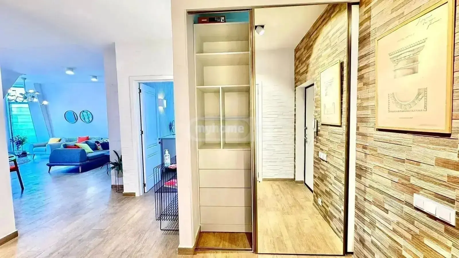 Квартира, 3-комн., 115 м²