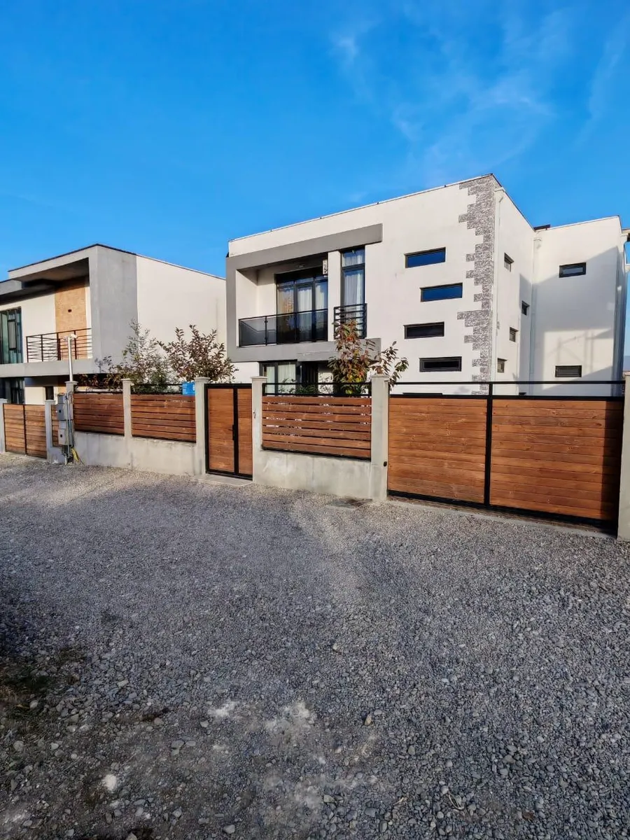 Дом, 5-комн., 345 м²