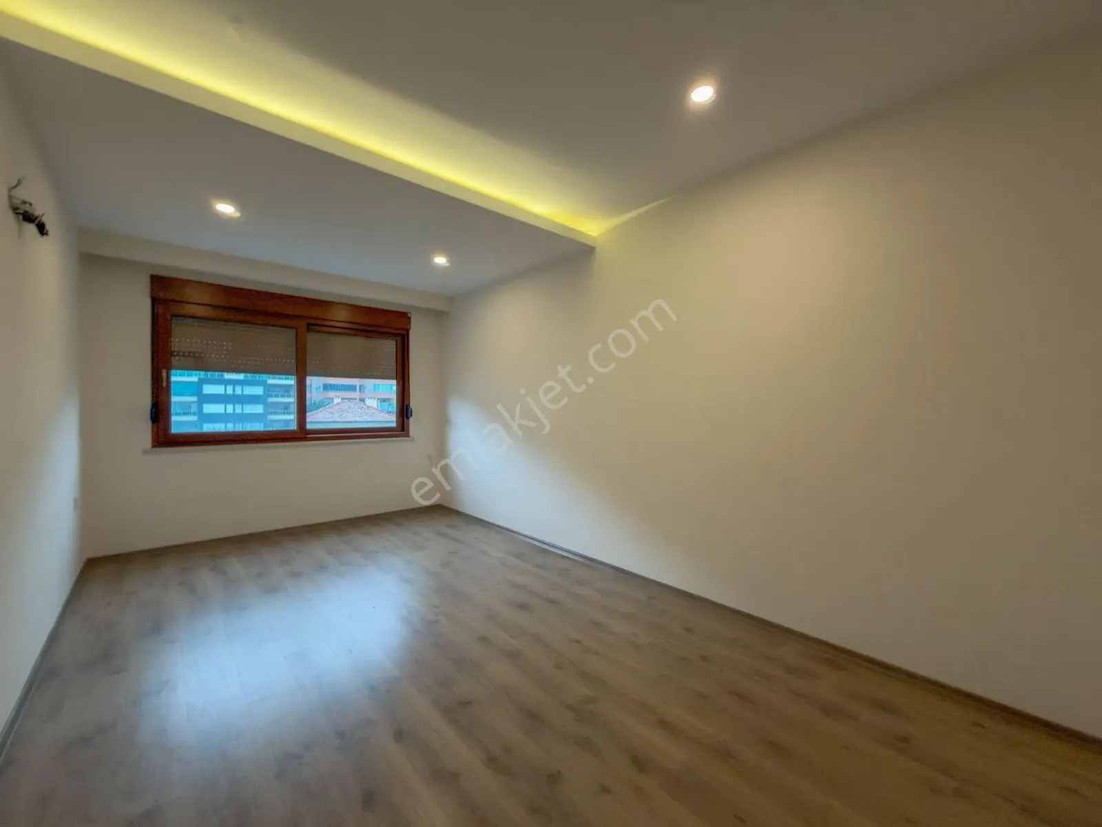 Apartment, 5-room, 182 m²