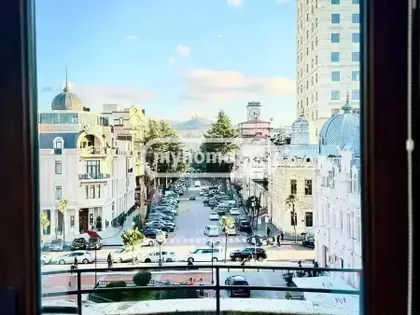 Квартира, 3-комн., 115 м²