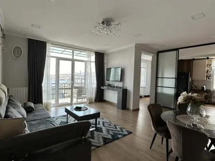 Дом, 7-комн., 330 м²