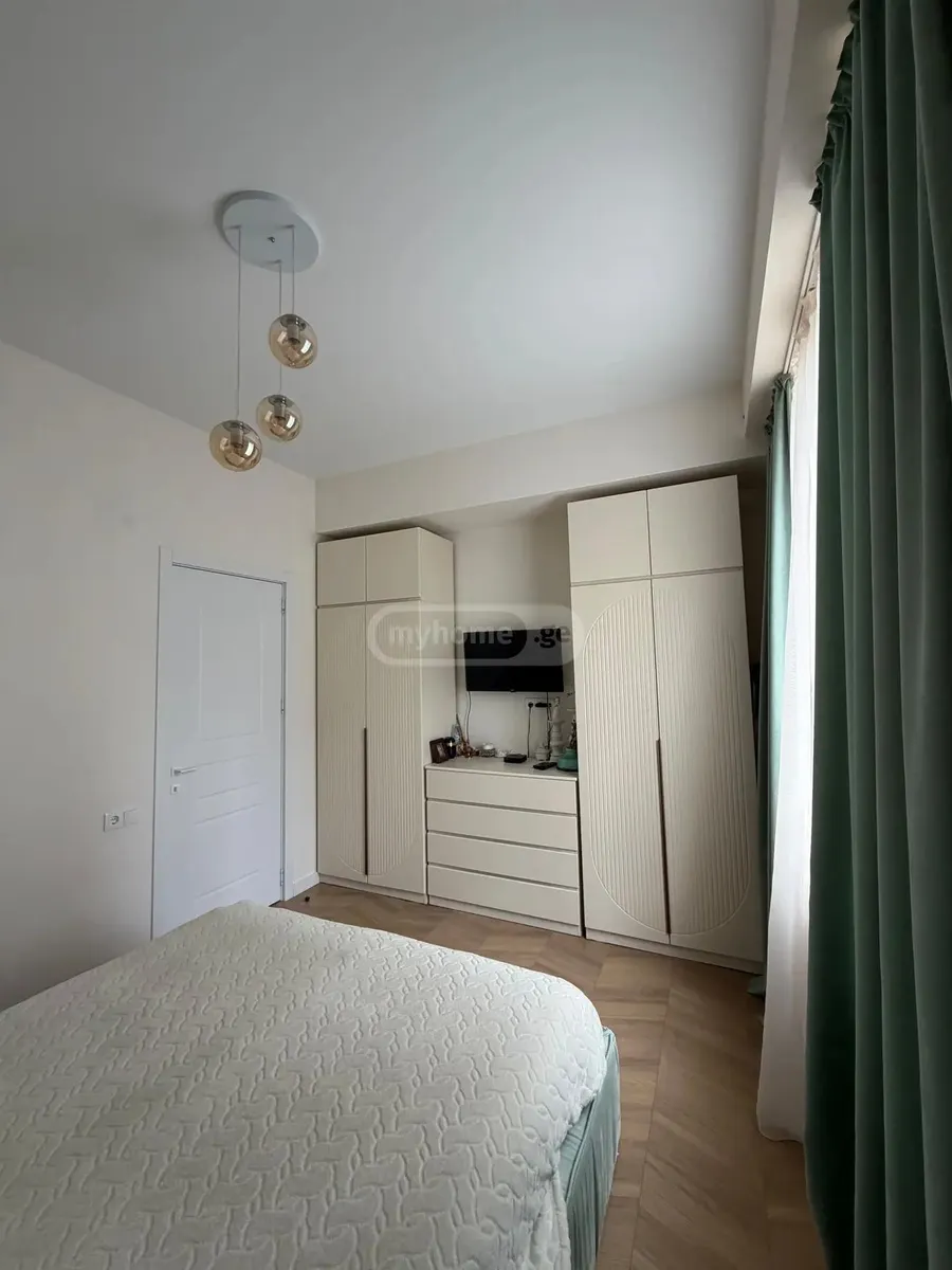 Квартира, 3-комн., 114 м²