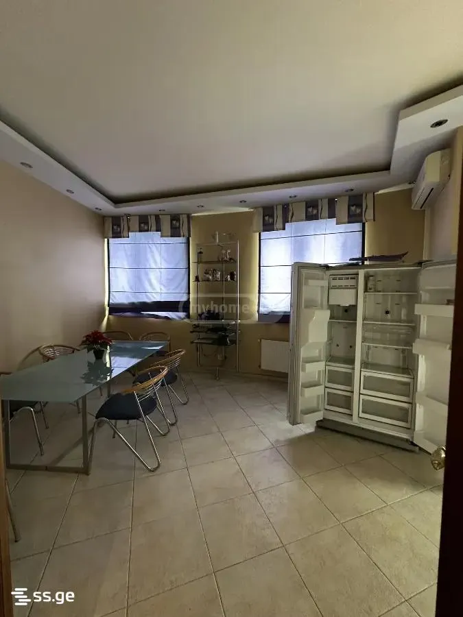 Apartment, 5-room, 300 m²