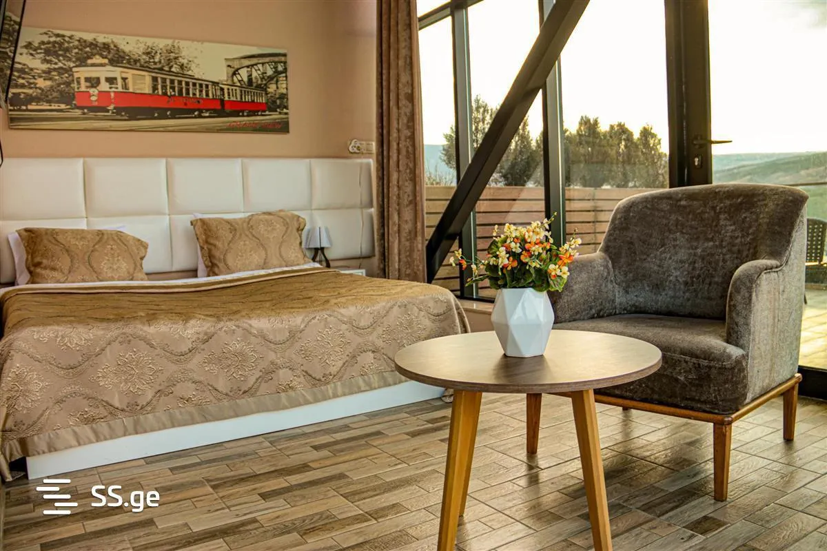 Квартира, 5-комн., 450 м²