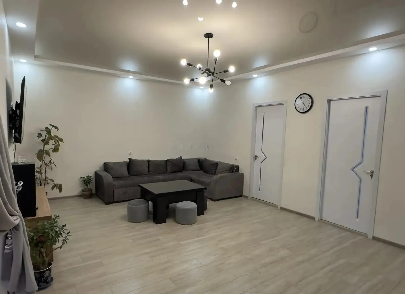 House, 9-room, 227 m²