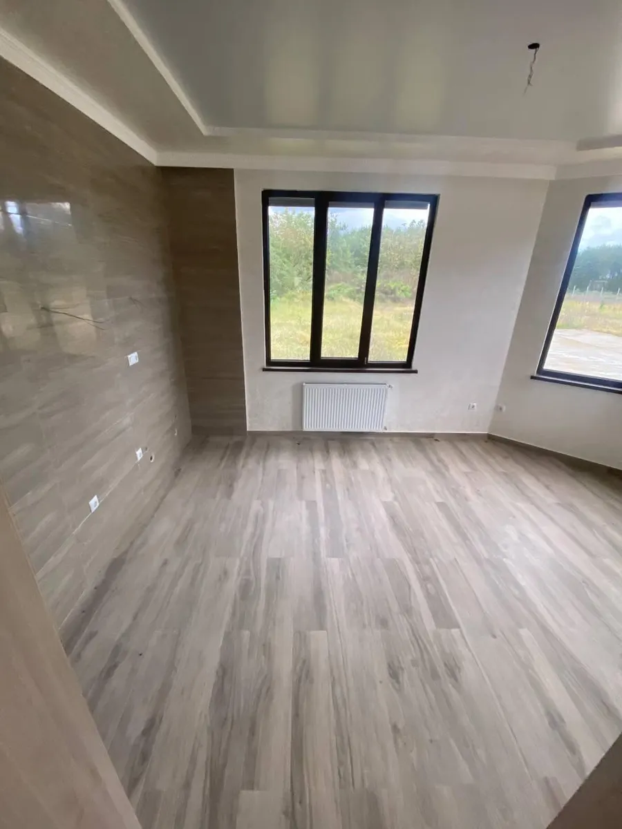 House, 5-room, 250 m²