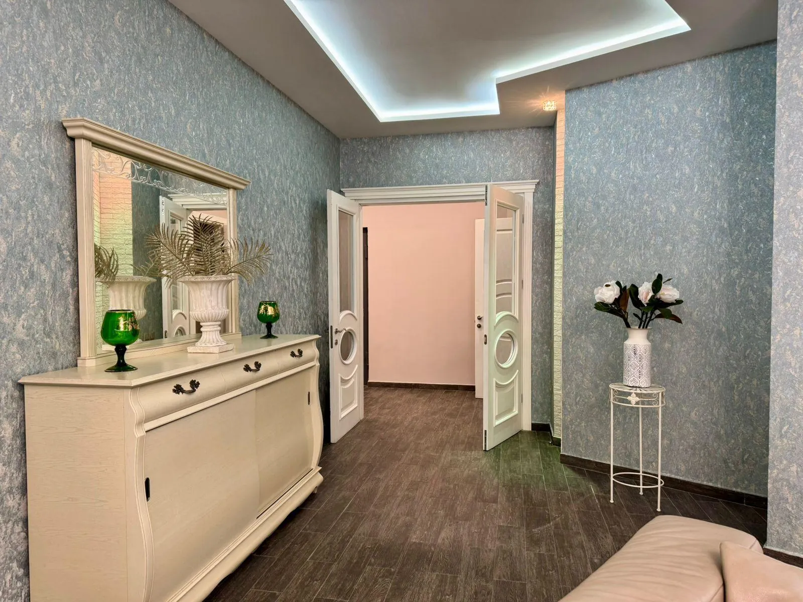 Apartment, 4-room, 160 m², Zurab Gorgiladze St, 98