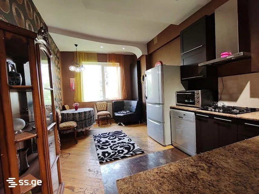 Квартира, 3-комн., 85 м²