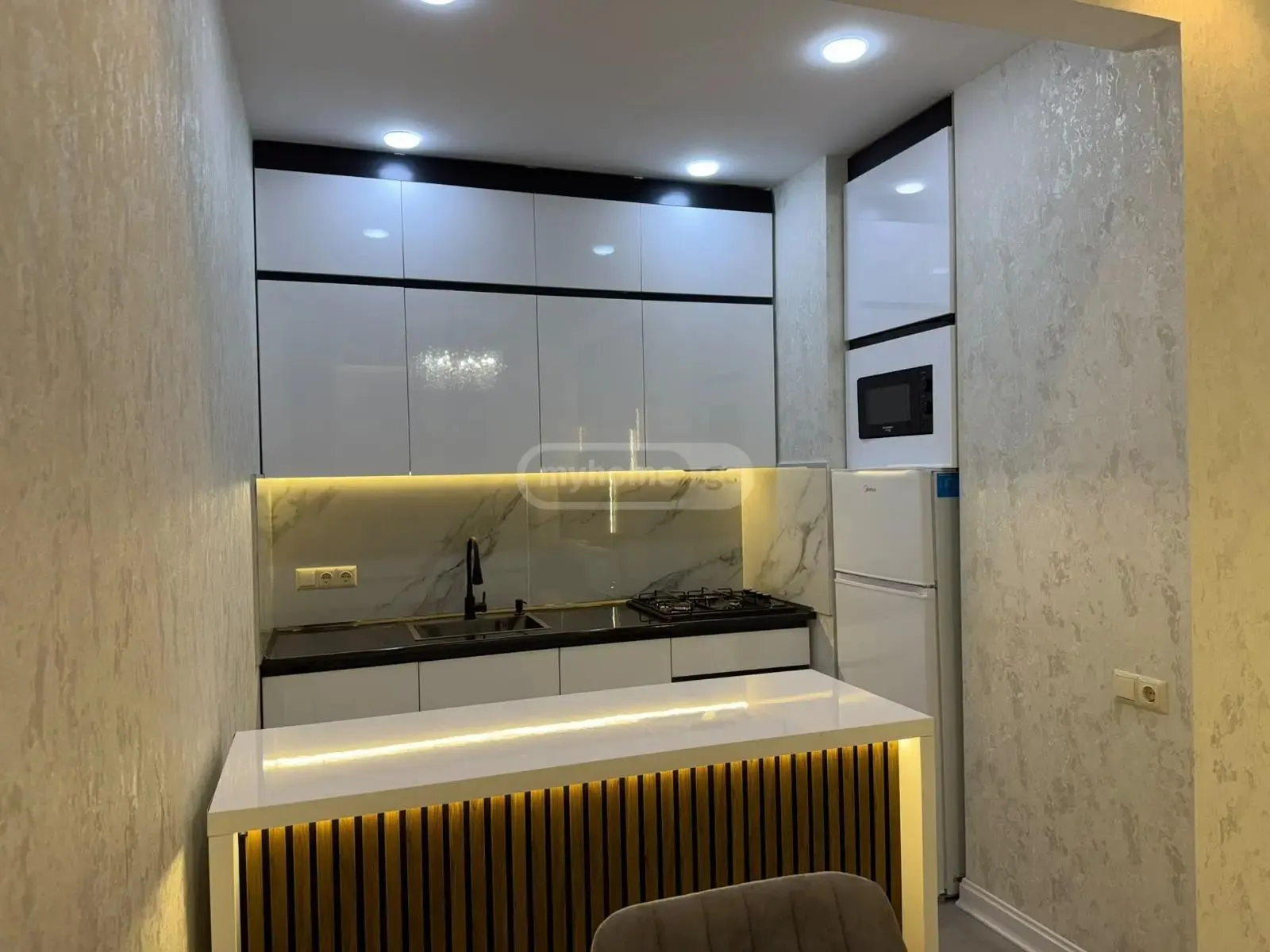 Квартира, 3-комн., 56 м²