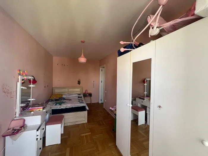 Квартира, 4-комн., 137 м²
