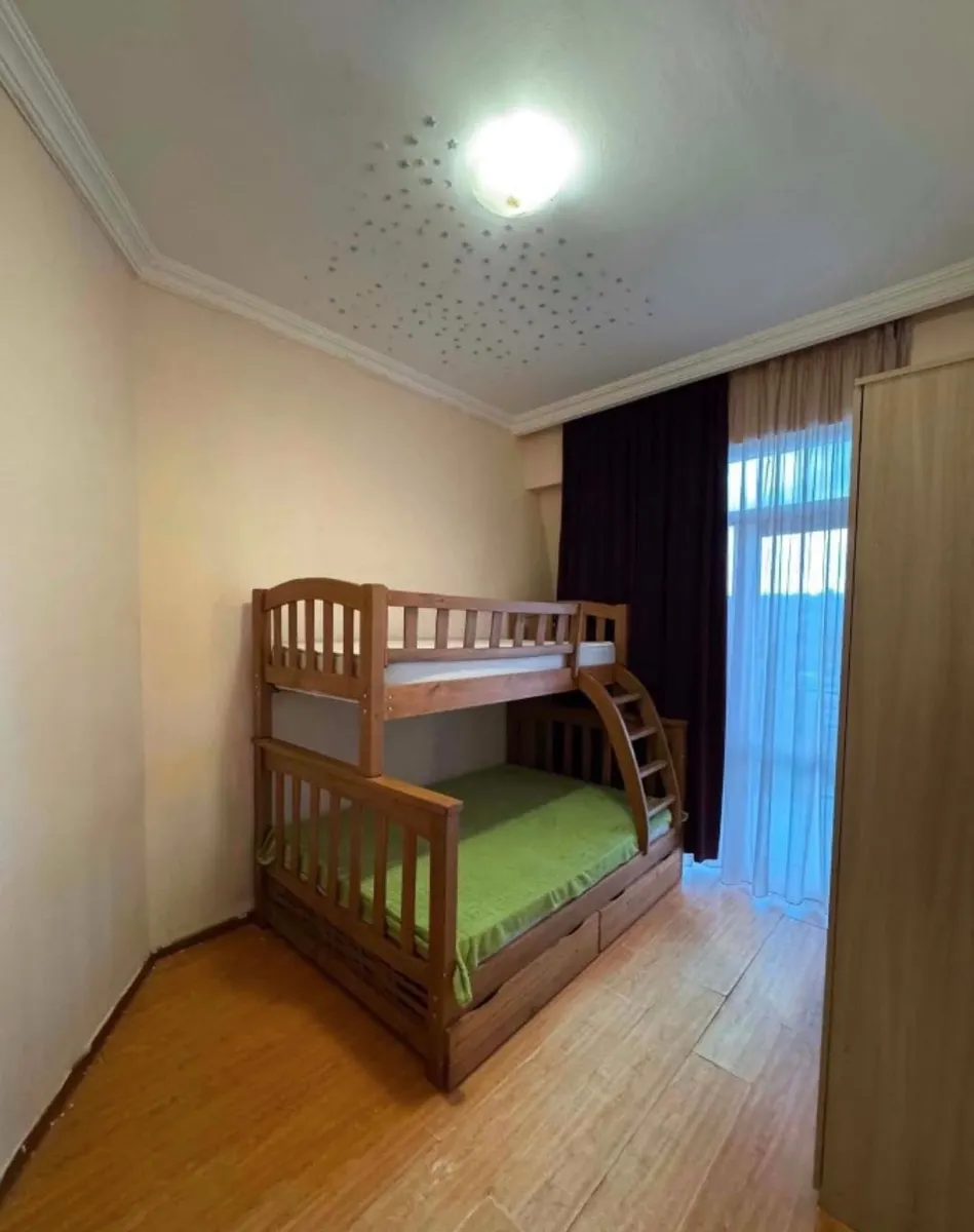 Квартира, 3-комн., 77 м²