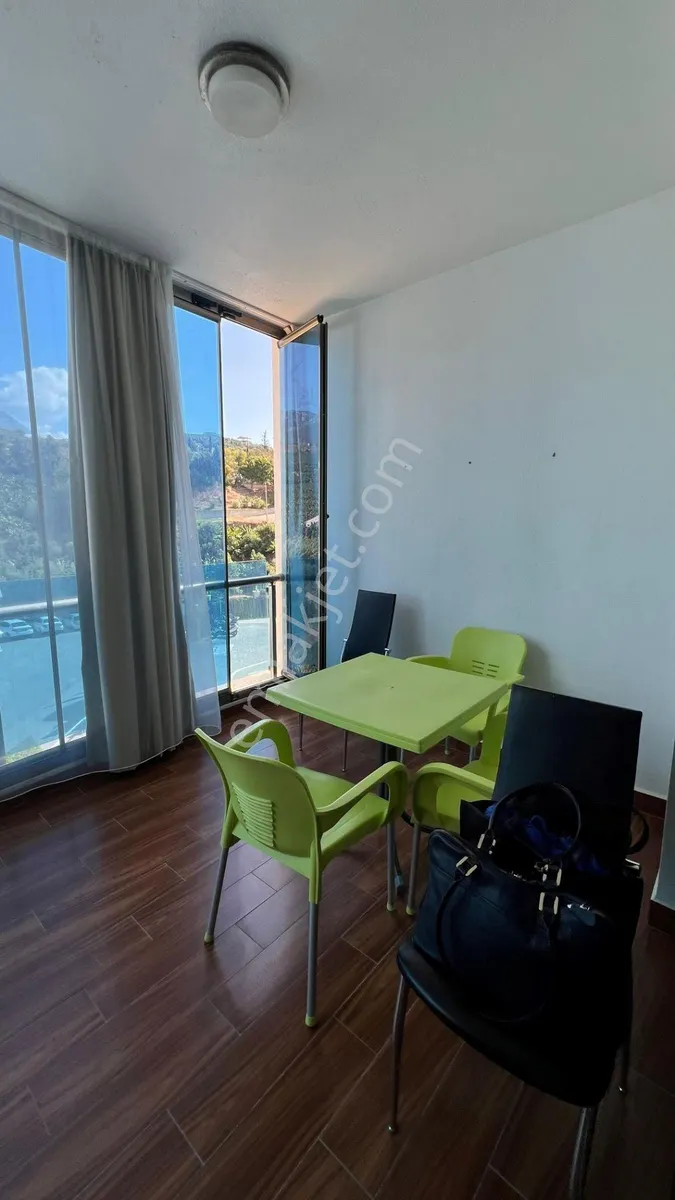 Apartment, 2-room, 60 m²