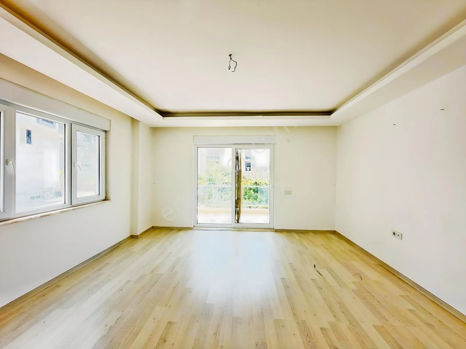 Apartment, 4-room, 140 m²