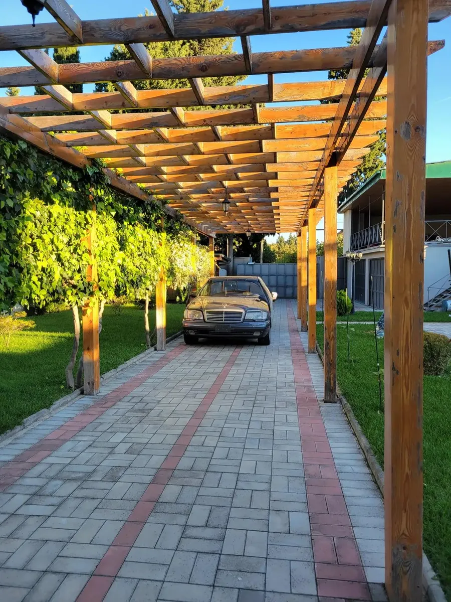 House, 8-room, 300 m²