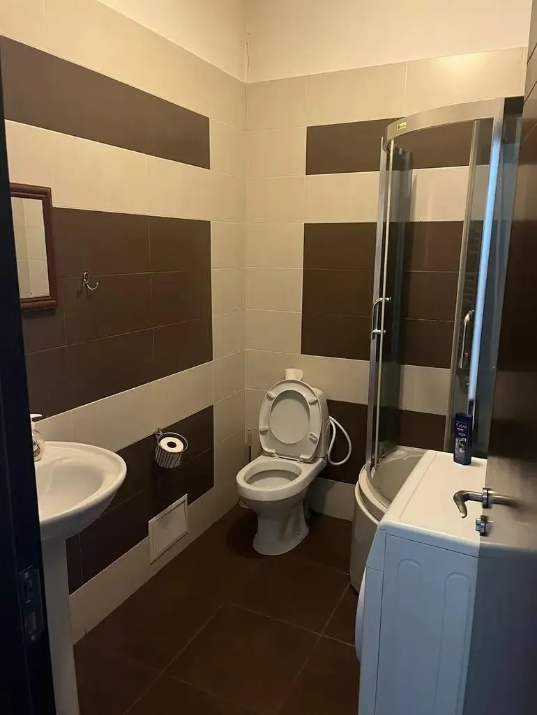 ბინა, 2-ოთახიანი, 60 მ², Pekini Plaza