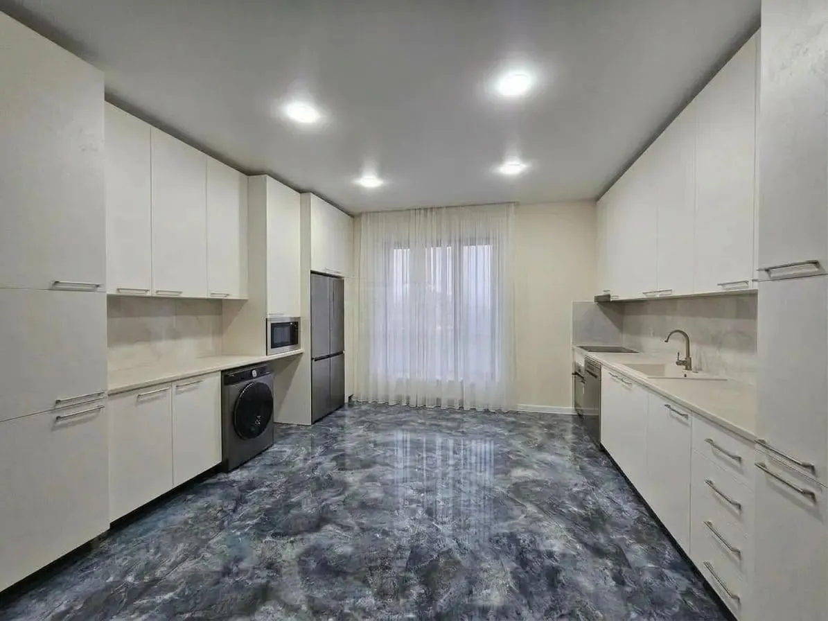House, 5-room, 170 m²
