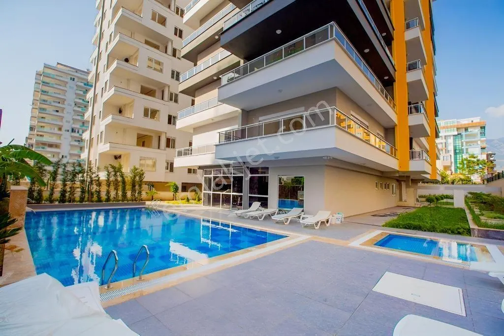 Apartment, 4-room, 200 m²