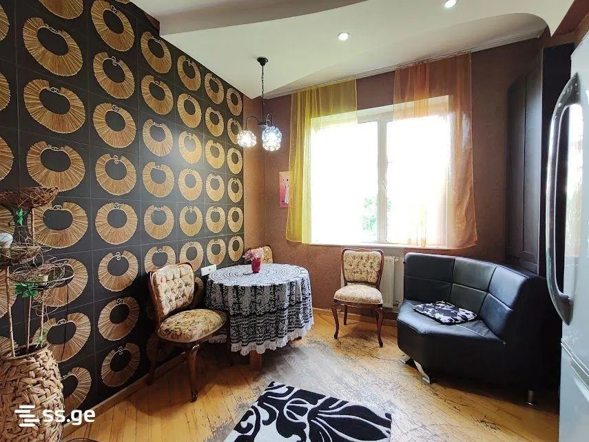 Квартира, 3-комн., 85 м²